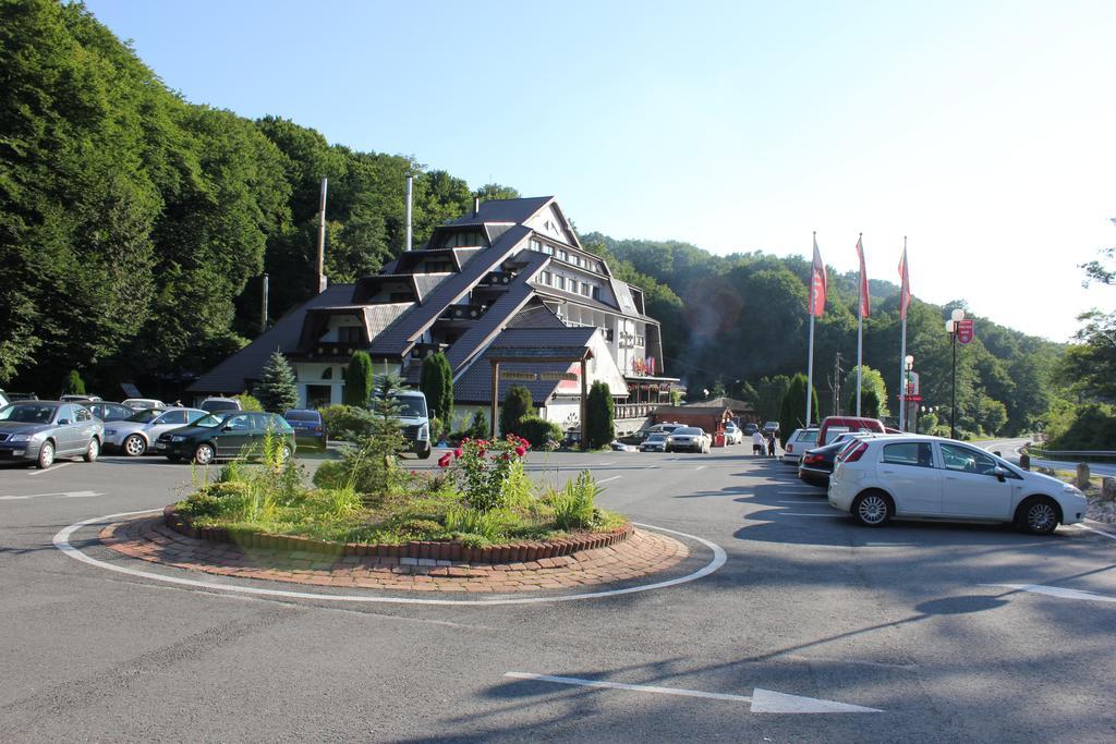 Hotel Fantanita Haiducului Bradu  Екстериор снимка